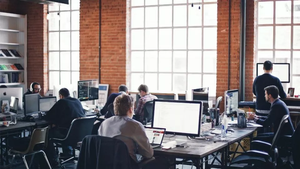 Как выбрать веб-студию в Нюрбе по кейсам Как выбрать веб-студию в Нюрбе по кейсам